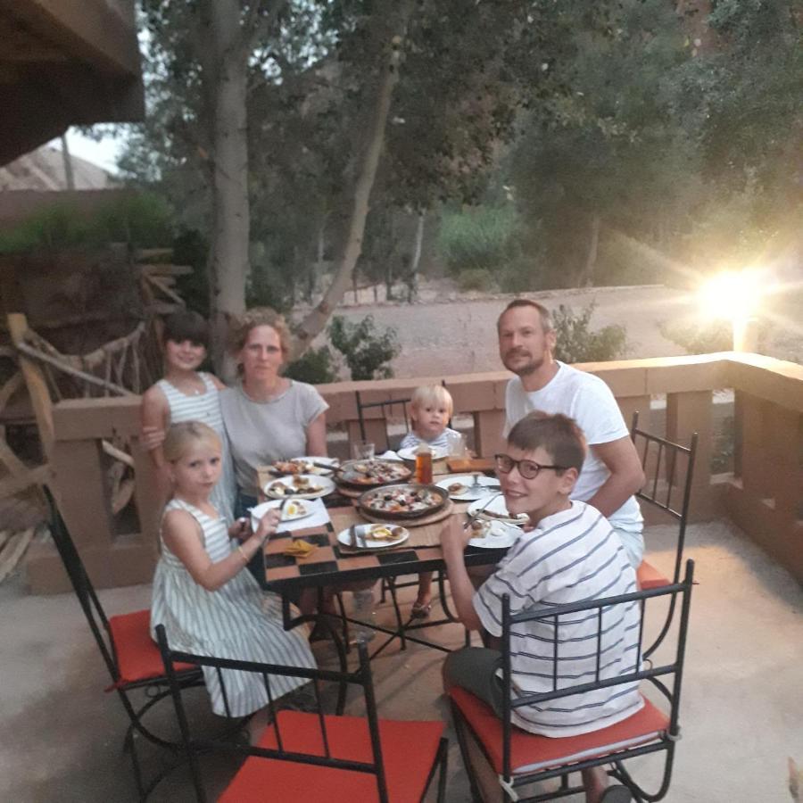 Riad Pizzeria Marhaba Akhendachou n'Ait Ouffi Экстерьер фото