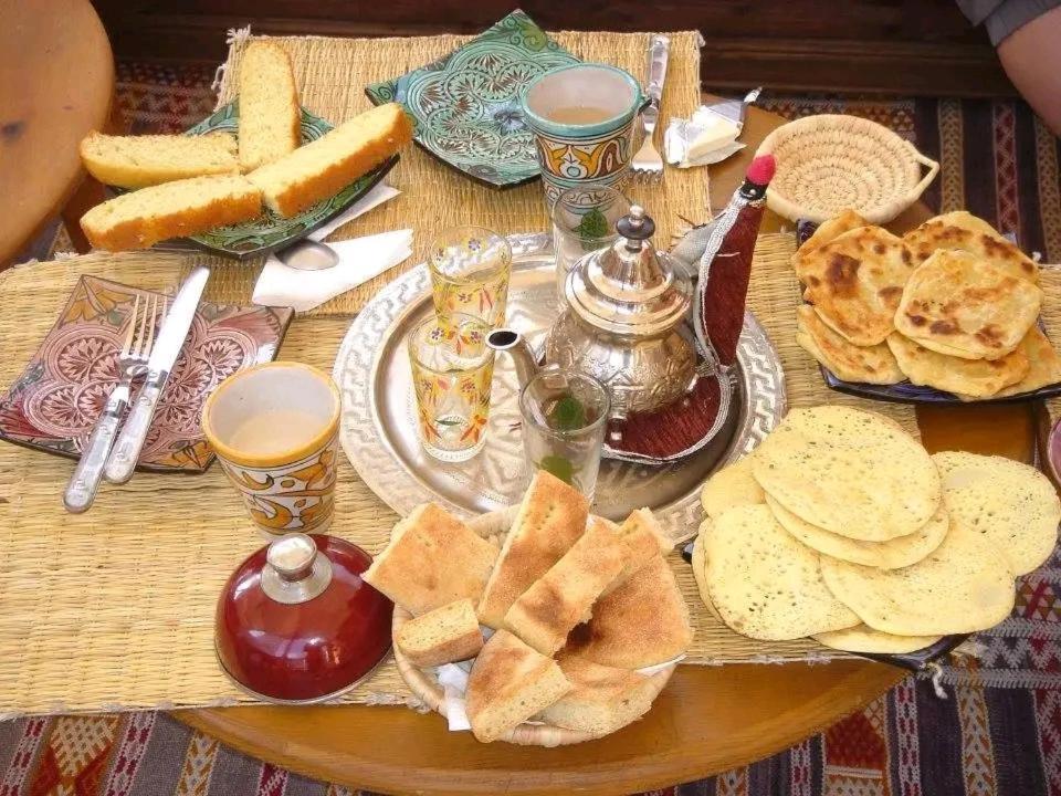 Riad Pizzeria Marhaba Akhendachou n'Ait Ouffi Экстерьер фото