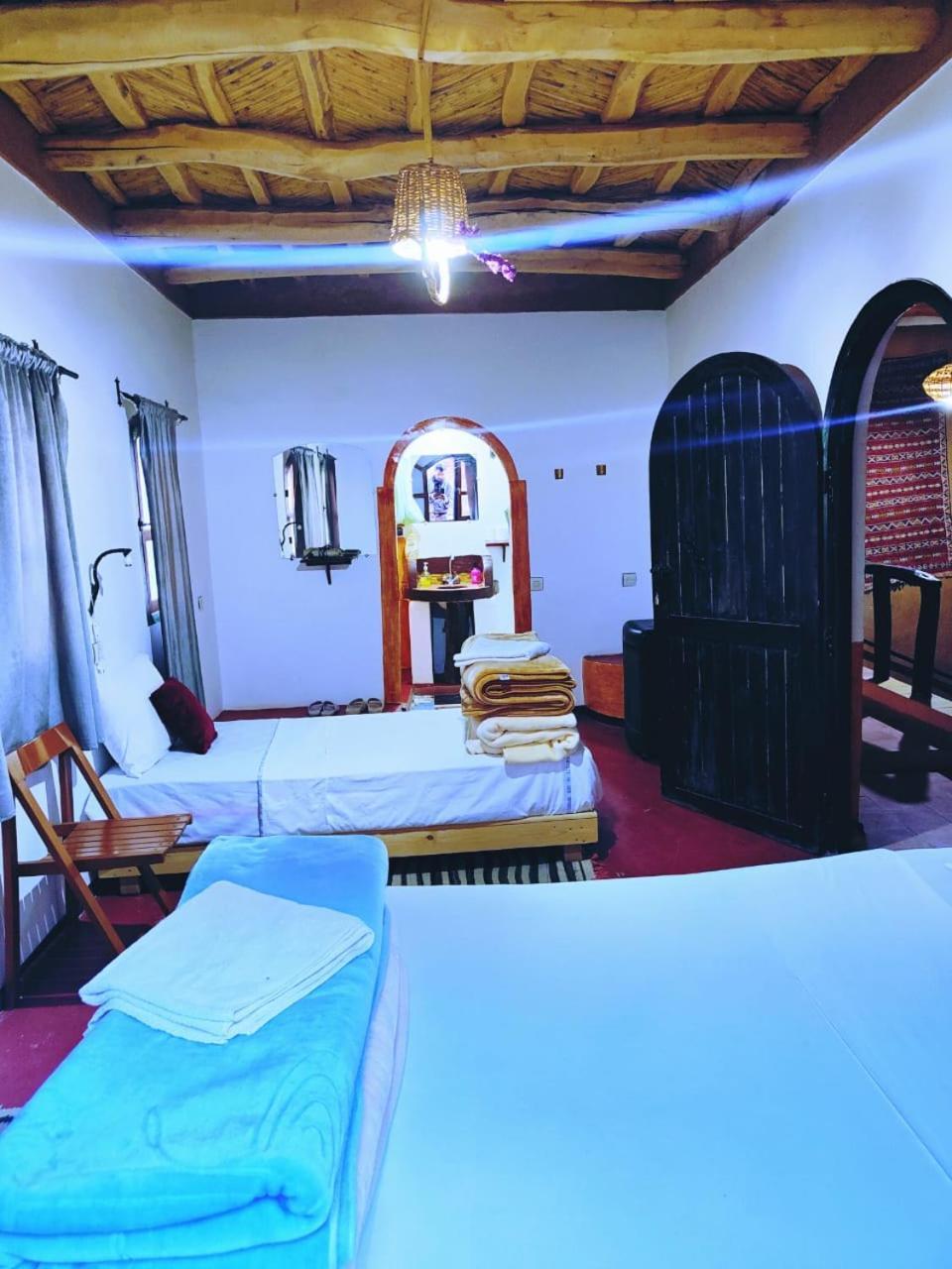 Riad Pizzeria Marhaba Akhendachou n'Ait Ouffi Экстерьер фото