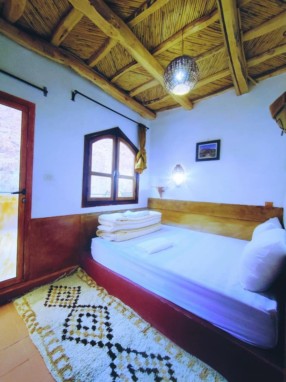 Riad Pizzeria Marhaba Akhendachou n'Ait Ouffi Экстерьер фото