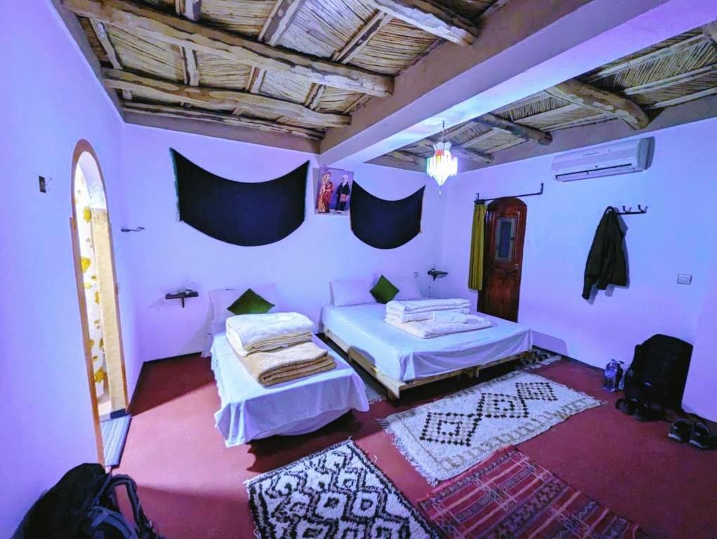 Отель Riad Pizzeria Marhaba Akhendachou n'Ait Ouffi Экстерьер фото