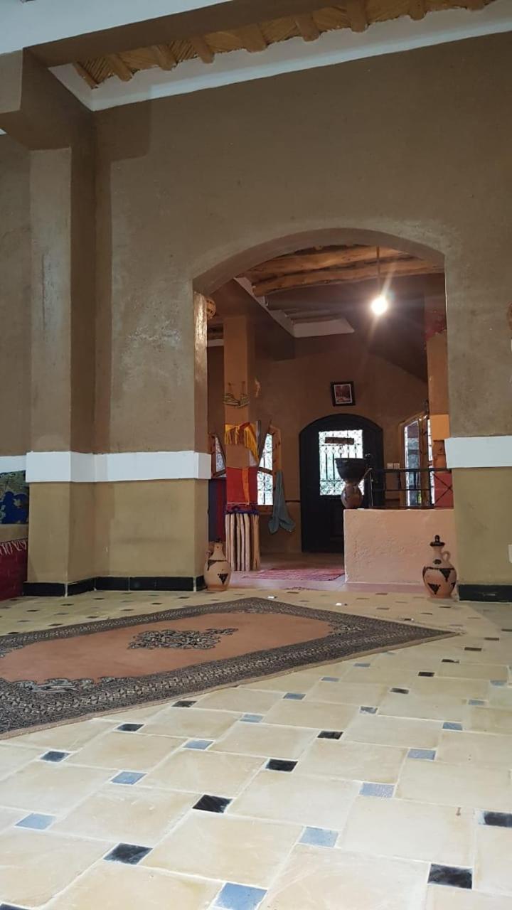 Отель Riad Pizzeria Marhaba Akhendachou n'Ait Ouffi Экстерьер фото