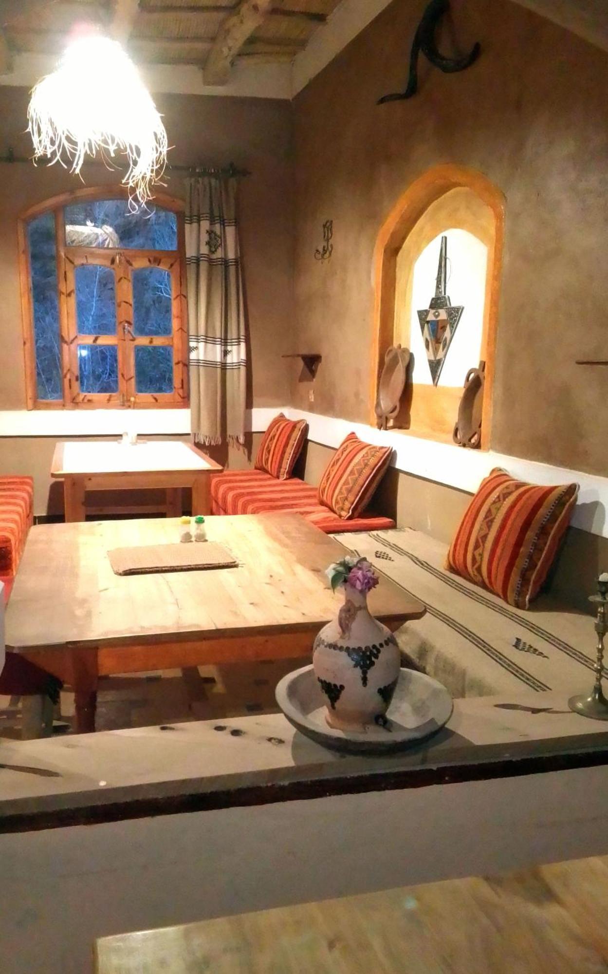 Riad Pizzeria Marhaba Akhendachou n'Ait Ouffi Номер фото