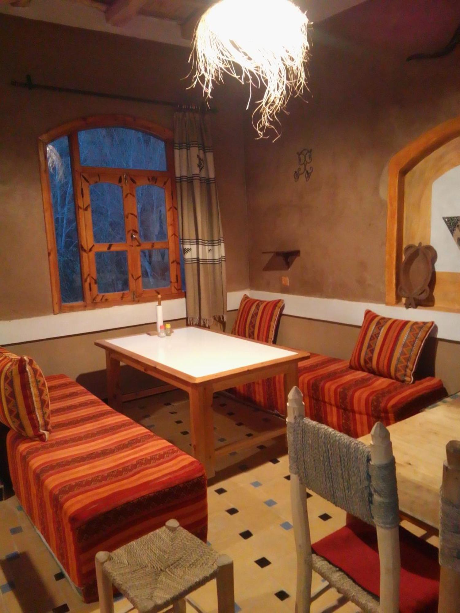Riad Pizzeria Marhaba Akhendachou n'Ait Ouffi Экстерьер фото